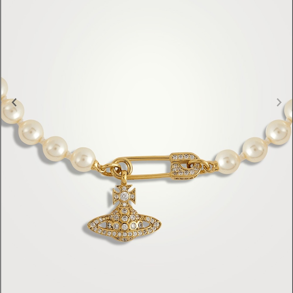 VIVIENNE WESTWOOD
Faux-Pearl Lucrece Pendant Necklace - Picture 7 of 11